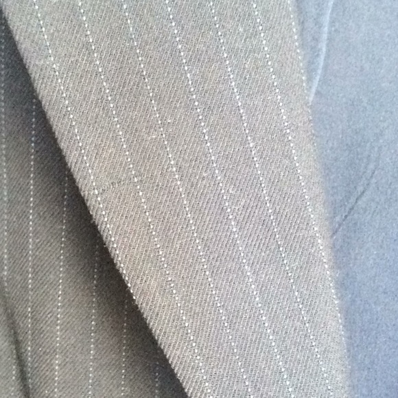Banana Republic Petite Short Pinstripe Blazer Size 4 - Picture 8 of 8